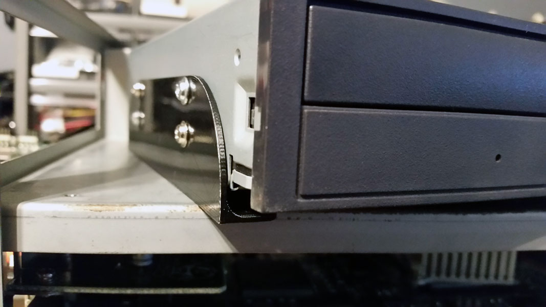 dvd_bracket_2.jpg