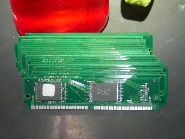 hitachi_32mb_simms.jpg