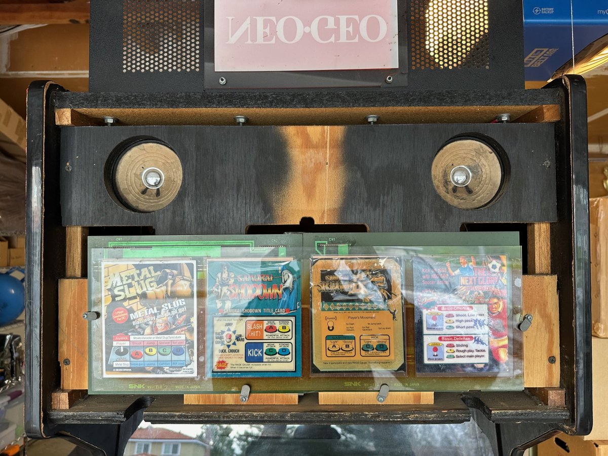 neo-geo-marquee-cover-open.jpeg