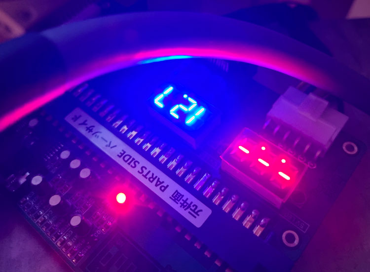 supergun-Axunworks-voltmeter-bug-1.jpg